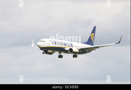 Vol Ryanair à l'atterrissage à l'aéroport de Dublin Banque D'Images