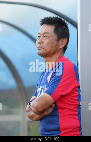 Kanagawa, Japon.. Août 18, 2013. Oki Takeshi (Sanga), le 18 août 2013 - Football : Football /2013 J.LEAGUE Division 2 entre Yokohama Kyoto Sanga F.C. FC 1-0 au Stade de Football de la NHK Spring Mitsuzawa, Kanagawa, Japon. (Photo de YUTAKA/AFLO SPORT) © Aflo Co.,Ltd/Alamy Live News Banque D'Images