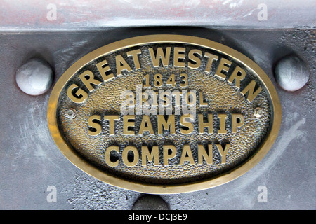 Plaque en laiton sur Isambard Kingdom Brunel's SS Great Britain de navire à vapeur. Bristol, Angleterre, Royaume-Uni. Banque D'Images