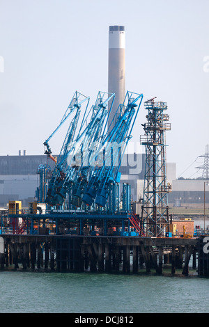 Pétrolier vide jetée à la raffinerie Esso Fawley England UK Southampton Banque D'Images