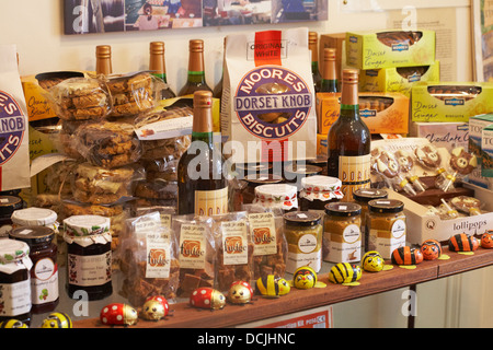 Moores Dorset Knob biscuits exposés au Mill Gift Shop, situé dans l'ancienne maison de Miller, au Town Mill, Lyme Regis, Dorset UK en août Banque D'Images