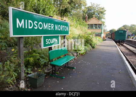 Nouvelles de Somerset et de Dorset, chemins de Midsomer Norton la plate-forme, Dorset, UK Banque D'Images