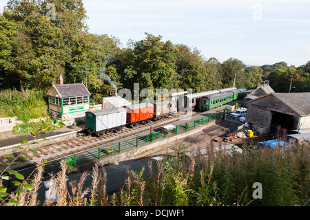 Nouvelles de Somerset et de Dorset, chemins de Midsomer Norton, Dorset, Angleterre du Sud-Ouest. Banque D'Images