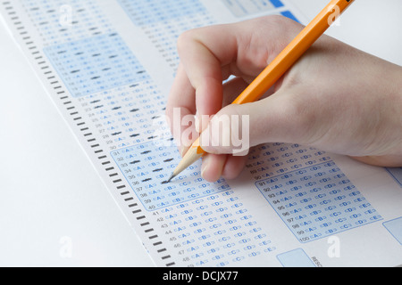 Numérisation optique feuille de réponses pour un examen scolaire Banque D'Images