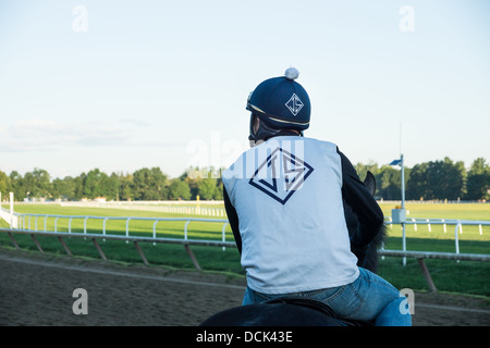 Le 4 août 2013. Saratoga Raceway, New York. Les chevaux de race Thoroughbred effectuer le Training à l'Ohio Piste de formation. Banque D'Images