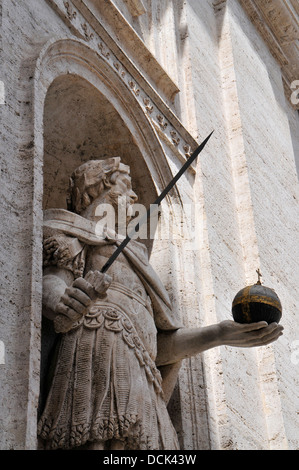 Statue, San Luigi dei Granai, Rome Banque D'Images