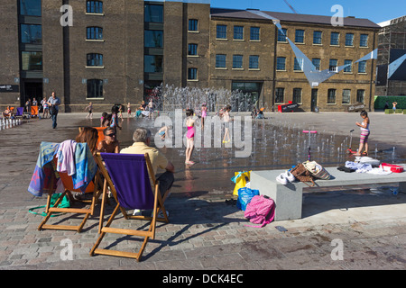 Canicule 2013 - Université des Arts - Campus Central St Martins - Kings Cross Londres - Central Banque D'Images