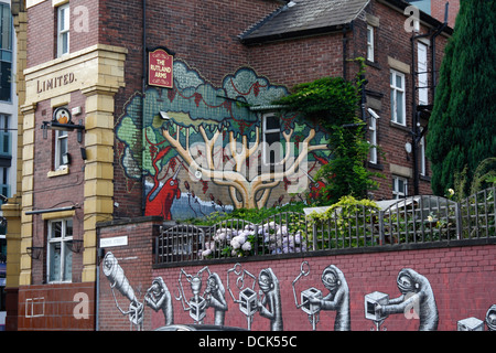 L'art de rue phlegm sur la maison publique Rutland Arms à Sheffield, en Angleterre Banque D'Images