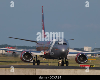 G-Jet Boeing 737-330 CELI2 - cn 23526 taxiing 18juillet2013 pic-000 Banque D'Images