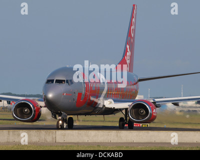 G-Jet Boeing 737-330 CELI2 - cn 23526 taxiing 18juillet2013 pic-001 Banque D'Images