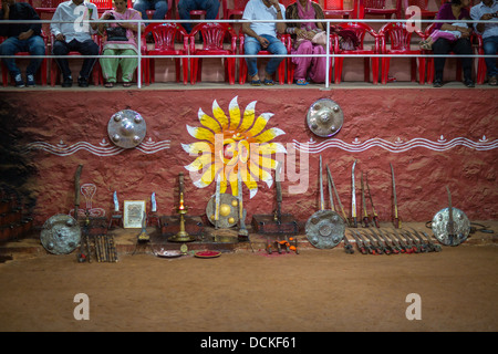 Arts Martiaux traditionnels indien Kalaripayattu Banque D'Images