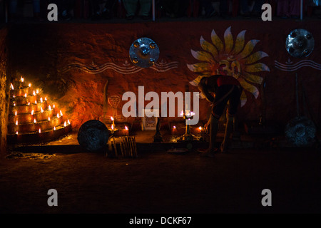 Arts Martiaux traditionnels indien Kalaripayattu Banque D'Images