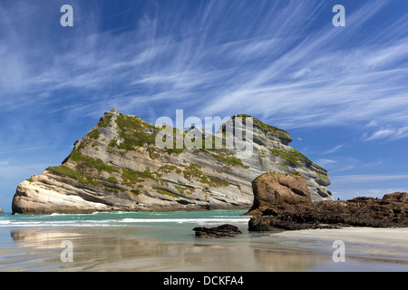 Station rock formations, Wharariki Beach, South Island, New Zealand Banque D'Images