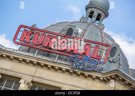 19/08/2013 Signe du Kursaal et toit à Southend-on-sea Banque D'Images