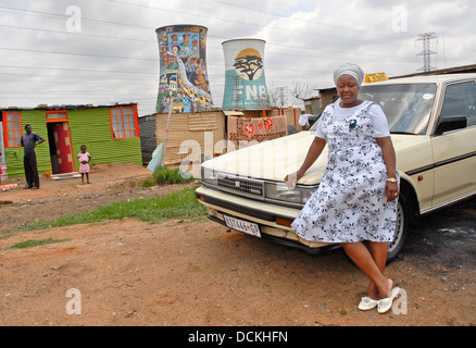 Chauffeur de taxi, Lena Mankope Mahalefa à Soweto. Soweto, Johannesburg, Afrique du Sud Banque D'Images