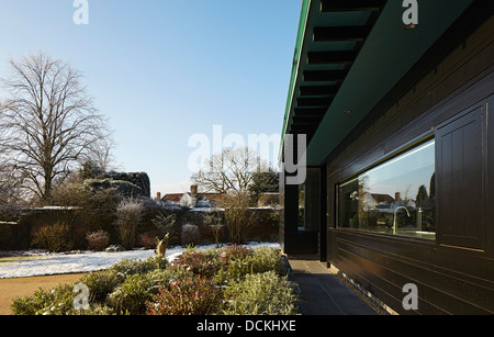 Maison Crowbrook, Harlow, Royaume-Uni. Architecte : Knox Bhavan Architects s.r.l., 2012. Point de vue de façade entrée. Banque D'Images