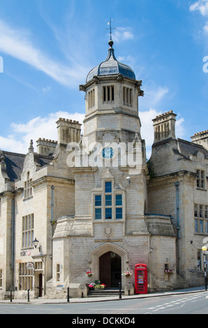 St Thomas plus d'église catholique romaine à Bradford-on-Avon.L'église a été fondée en 1955 dans l'ancien hôtel de ville de 1855 Banque D'Images