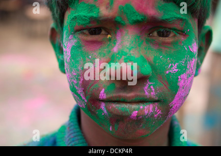 Célébrer Holi, Festival des couleurs, une fête hindoue de printemps - Jaipur, Rajasthan, Inde Banque D'Images