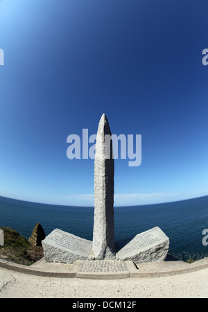 Pointe du Hoc monument à la division des Rangers américains sous le commandement du colonel James Rudder E Banque D'Images