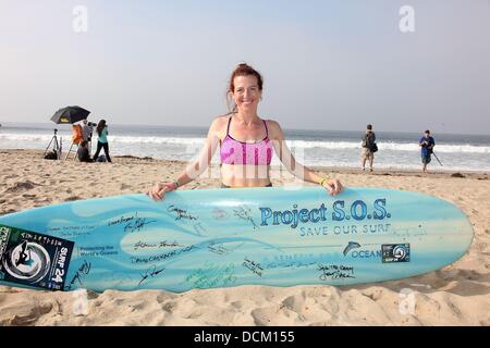 Tanna Frederick 4e projet enregistrer notre Surf's "Naviguer" Surfathon 24 2011 Celebrity - Jour 1 Santa Monica, Californie - 15.10.11 Banque D'Images