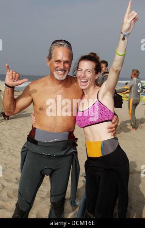 Gregory Harrison et Tanna Frederick 4e projet enregistrer notre Surf's "Naviguer" Surfathon 24 2011 Celebrity - Jour 1 Santa Monica, Californie - 15.10.11 Banque D'Images