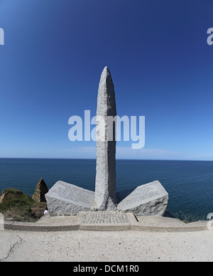 Pointe du Hoc monument à la division des Rangers américains sous le commandement du colonel James Rudder E Banque D'Images