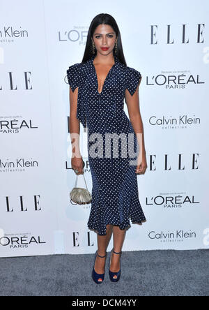 Camila Alves ELLE's 18th Annual Women in Hollywood Tribute - Tapis rouge à l'hôtel Four Seasons Los Angeles, Californie - 17.10.11 Banque D'Images