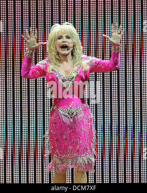 Dolly Parton se produisant au Seminole Hard Rock Hotel and Casino'Hard ...