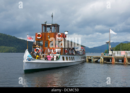 Teal MV, un bateau à vapeur exploité par Windermere Lake Cruises, de la Bowness Pier, Parc National de Lake District, Cumbria, Angleterre, Royaume-Uni Banque D'Images