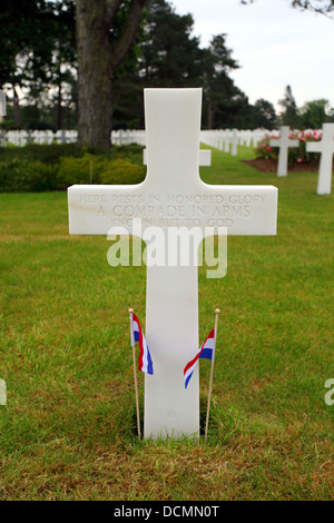 Pierre tombale pour marquer la tombe d'un soldat inconnu. Banque D'Images