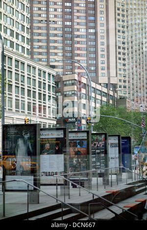 Affiches en avant du Lincoln Center Banque D'Images