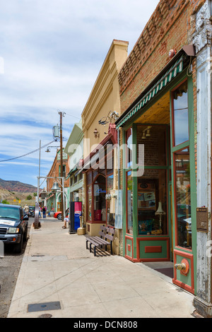 Rue principale dans le centre-ville de l'ancienne ville minière de Jerome, Arizona, USA Banque D'Images