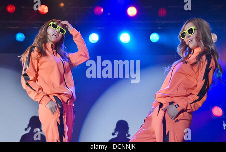 Tokyo, Japon. Août 19, 2013. Crayon Pop, 19 août 2013 : Tokyo, Japon : Korean girl group Pop Crayon effectuer au cours de leur tournée 'Jumping avec Tokyo' à Tokyo, Japon, le 19 août 2013. © Aflo Co.,Ltd/Alamy Live News Banque D'Images