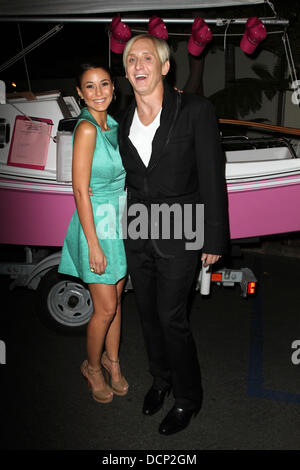 Emmanuelle Chriqui, David Meister les dessins pour la cure de bénéficier de Gala Susan G. Komen Los Angeles tenue à Bel-Air Bay Club - Arrivées Pacific Palissades, Californie - 28.10.11 Banque D'Images