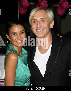 Emmanuelle Chriqui, David Meister les dessins pour la cure de bénéficier de Gala Susan G. Komen Los Angeles tenue à Bel-Air Bay Club - Arrivées Pacific Palissades, Californie - 28.10.11 Banque D'Images