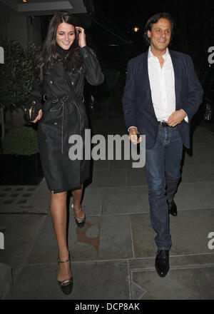 Arun Nayar et Kim Johnson laisser Scott's restaurant dans le quartier de Mayfair à Londres, Angleterre - 01.11.11 Banque D'Images