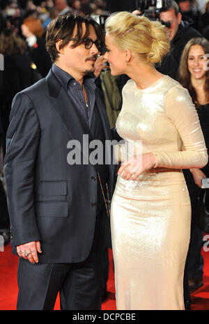 Johnny Depp, Amber a entendu le Rum Diary - Première européenne tenue à l'Odeon Kensington - Arrivées. Londres, Angleterre - 03.11.11 Banque D'Images