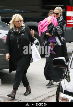 Heidi Klum shopping avec sa fille Lou et sa mère Erna à Brentwood Brentwood, Californie - 12.11.11 Banque D'Images