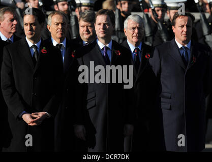 Ed Miliband, Tony Blair, Nick Clegg, John Major, David Cameron a tenu des commémorations Dimanche du souvenir au cénotaphe. Londres, Angleterre - 13.11.11 Banque D'Images