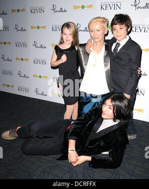 Ashley Gerasimovish, Tilda Swinton, Jasper Newell et Ezra Miller 'Il faut parler de Kevin' au soleil Monument New York City, USA - 15.11.11 Banque D'Images