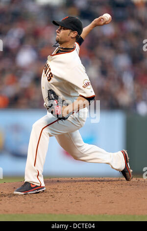 20 août 2013 - San Francisco, CA, États-Unis d'Amérique - Août 20, 2013 San Francisco, CA..San Francisco pitcher Ryan Vogelsong au cours de l'action dans un match contre les Red Sox de Boston à AT & T Park à San Francisco, Californie. Les Giants 2-1...Daniel Gluskoter/CSM Banque D'Images