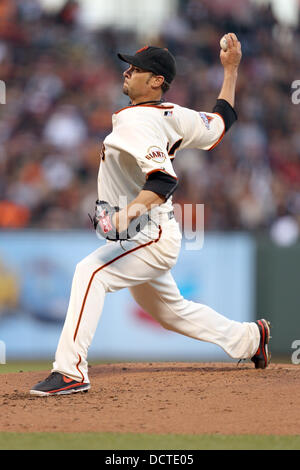 20 août 2013 - San Francisco, CA, États-Unis d'Amérique - Août 20, 2013 San Francisco, CA..San Francisco pitcher Ryan Vogelsong au cours de l'action dans un match contre les Red Sox de Boston à AT & T Park à San Francisco, Californie. Les Giants 2-1...Daniel Gluskoter/CSM Banque D'Images