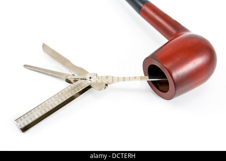 Pipe et outil de nettoyage, isolated on white Banque D'Images