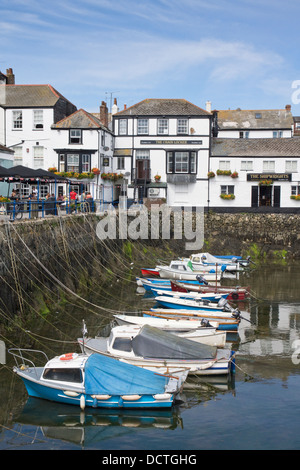 Une ville côtière dans Falmouth Cornwall England UK Custom House Quay Pub Chaîne Locker Banque D'Images