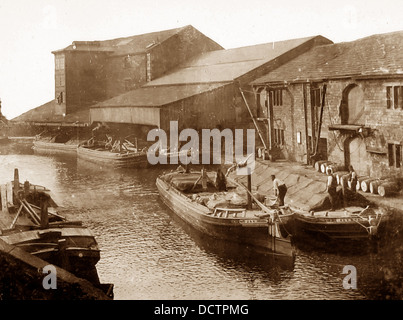 Burnley Manchester Road quai du Canal de l'époque victorienne Banque D'Images