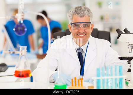 Portrait de chercheur principal dans le laboratoire Banque D'Images