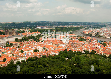 Prague est la capitale et la plus grande ville de la République tchèque. C'est la quatorzième plus grande ville dans l'Union européenne. C'est SLA Banque D'Images