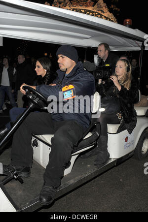 Tulisa Contostavlos bénéficie d'une sortie nocturne au Winter Wonderland avec facteur X candidats. Londres, Angleterre - 24.11.11 Banque D'Images