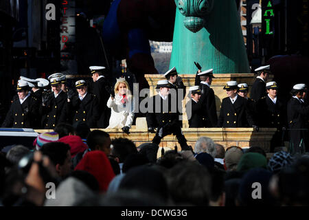 Miss USA 2011 Teresa Scanlan, au 85e Congrès annuel de Macy's Thanksgiving Day Parade. New York, USA - 24.11.11 Banque D'Images