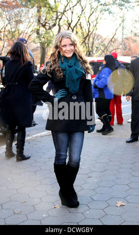 Savannah Outen, au 85e Congrès annuel de Macy's Thanksgiving Day Parade. New York, USA - 24.11.11 Banque D'Images